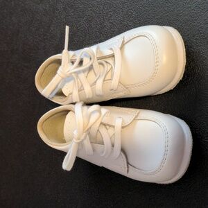 FOOTMATES shoes 4.5 Med, white